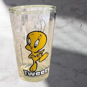 1976 Warner Bros. Looney Tunes Collector Juice Glass Tweety Yosemite Sam Etched